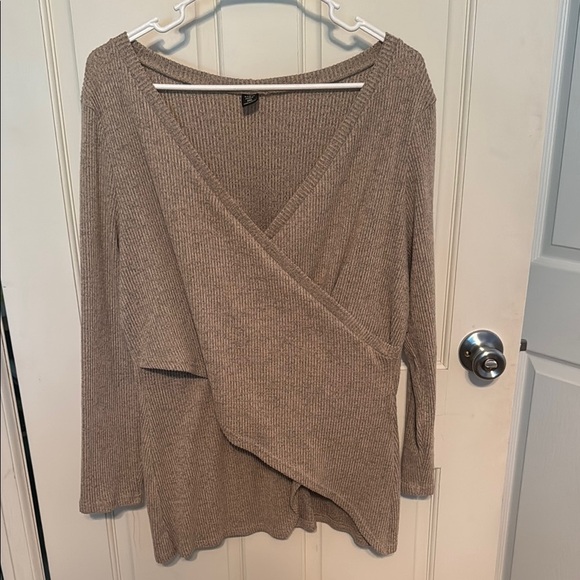 ‼️5/25  SHEIN Curve Beige Ribbed Sweater - Picture 1 of 3